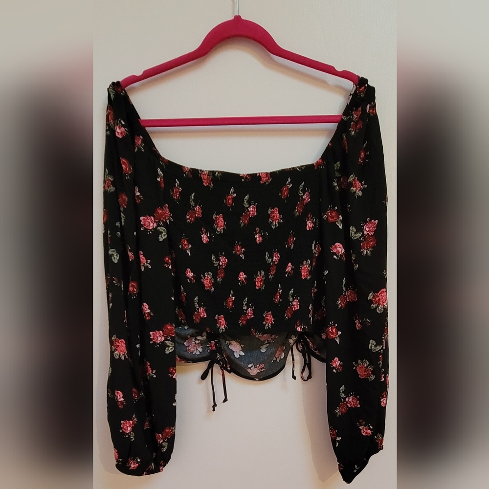 Wild Fable Flowered Boho / Crop Top - Picture 2 of 4